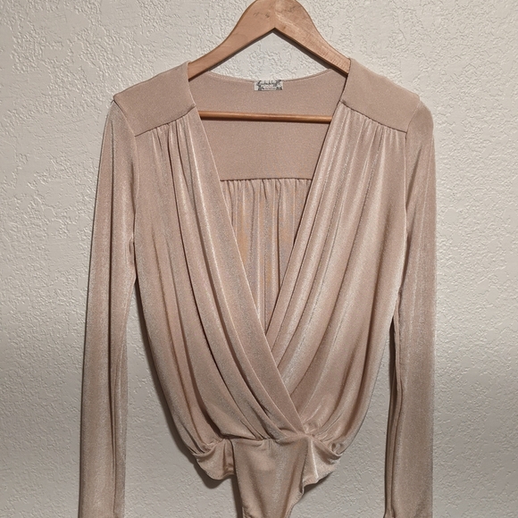 Elegant Cream Long Sleeve Women's Top - Picture 1 of 2